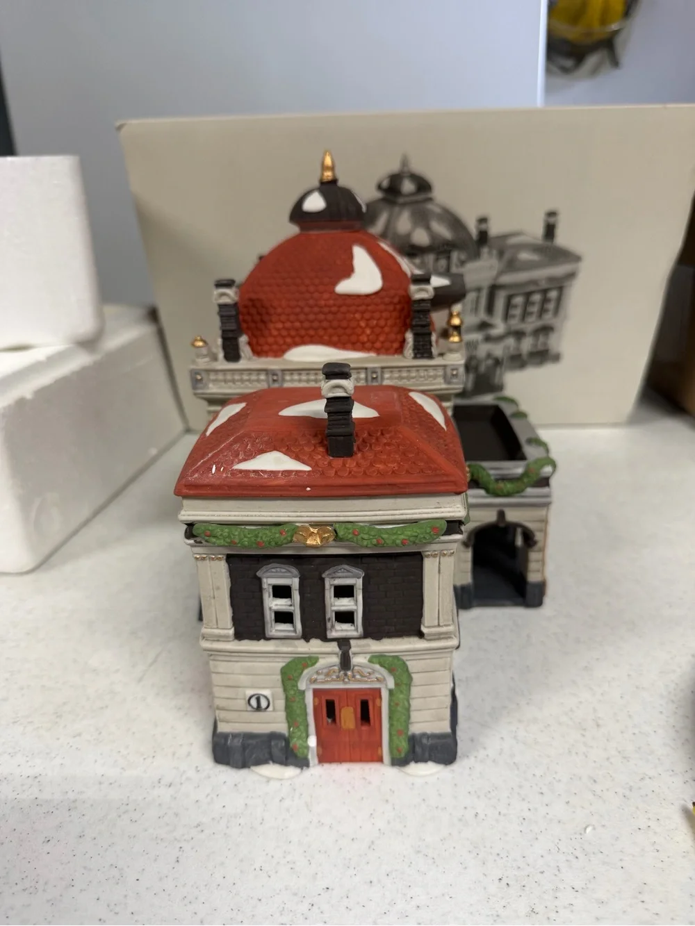 Department 56 Dickens Village Series Victoria Station Vintage Original box 55743